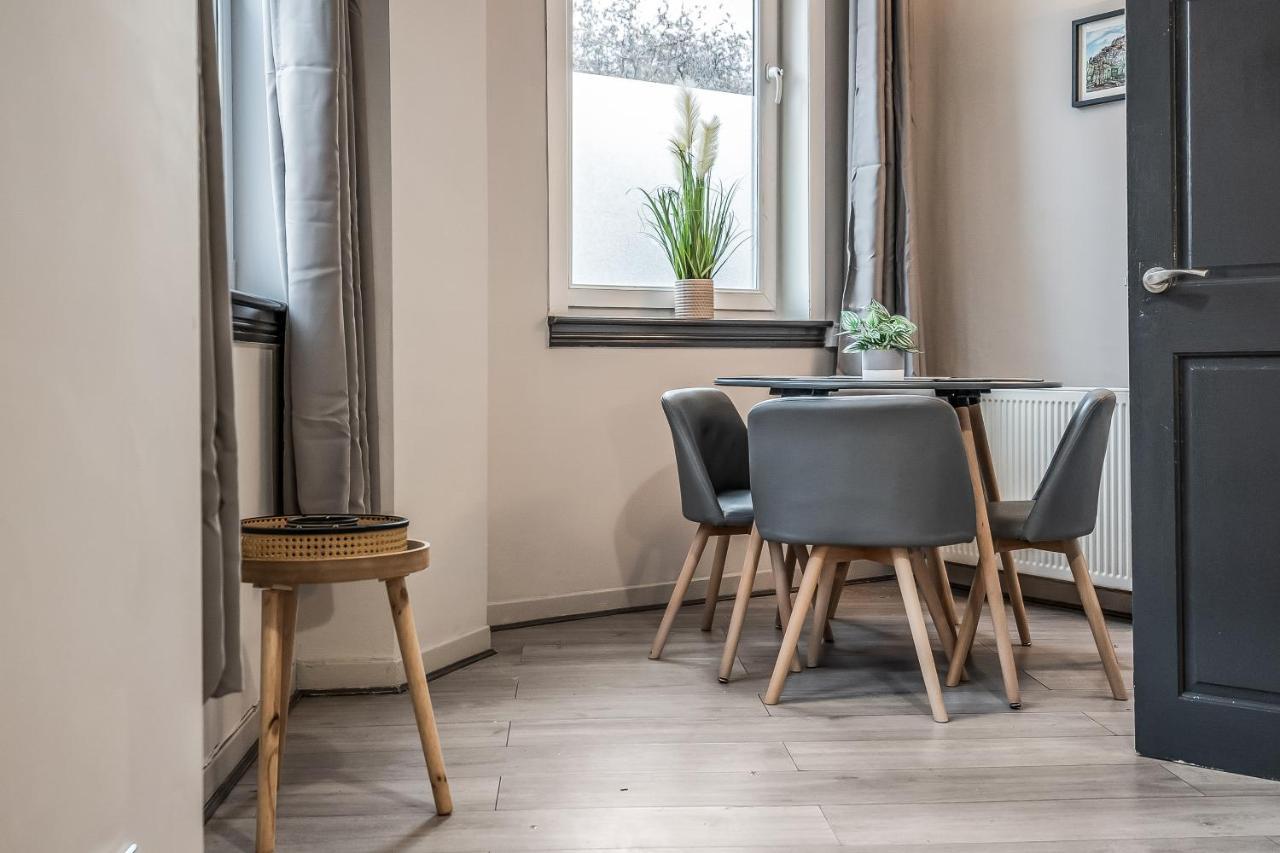 Private Ground Floor Main Door Entrance - Spacious 2 Bedroom Property - The Shore, Leith Edinburgh Exterior photo