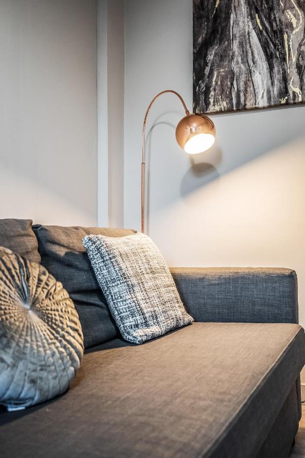 Private Ground Floor Main Door Entrance - Spacious 2 Bedroom Property - The Shore, Leith Edinburgh Exterior photo