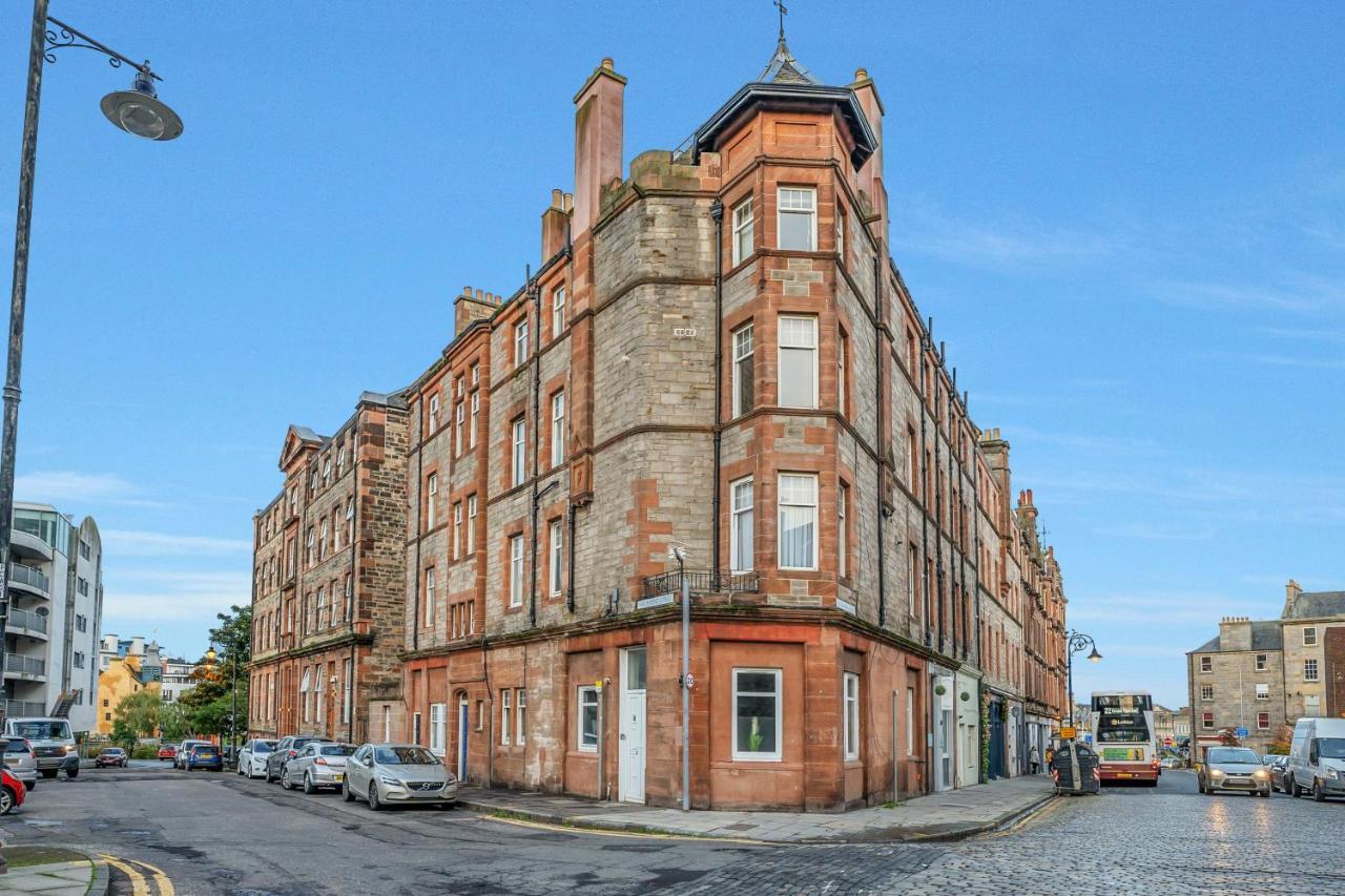 Private Ground Floor Main Door Entrance - Spacious 2 Bedroom Property - The Shore, Leith Edinburgh Exterior photo
