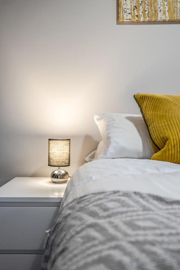 Private Ground Floor Main Door Entrance - Spacious 2 Bedroom Property - The Shore, Leith Edinburgh Exterior photo