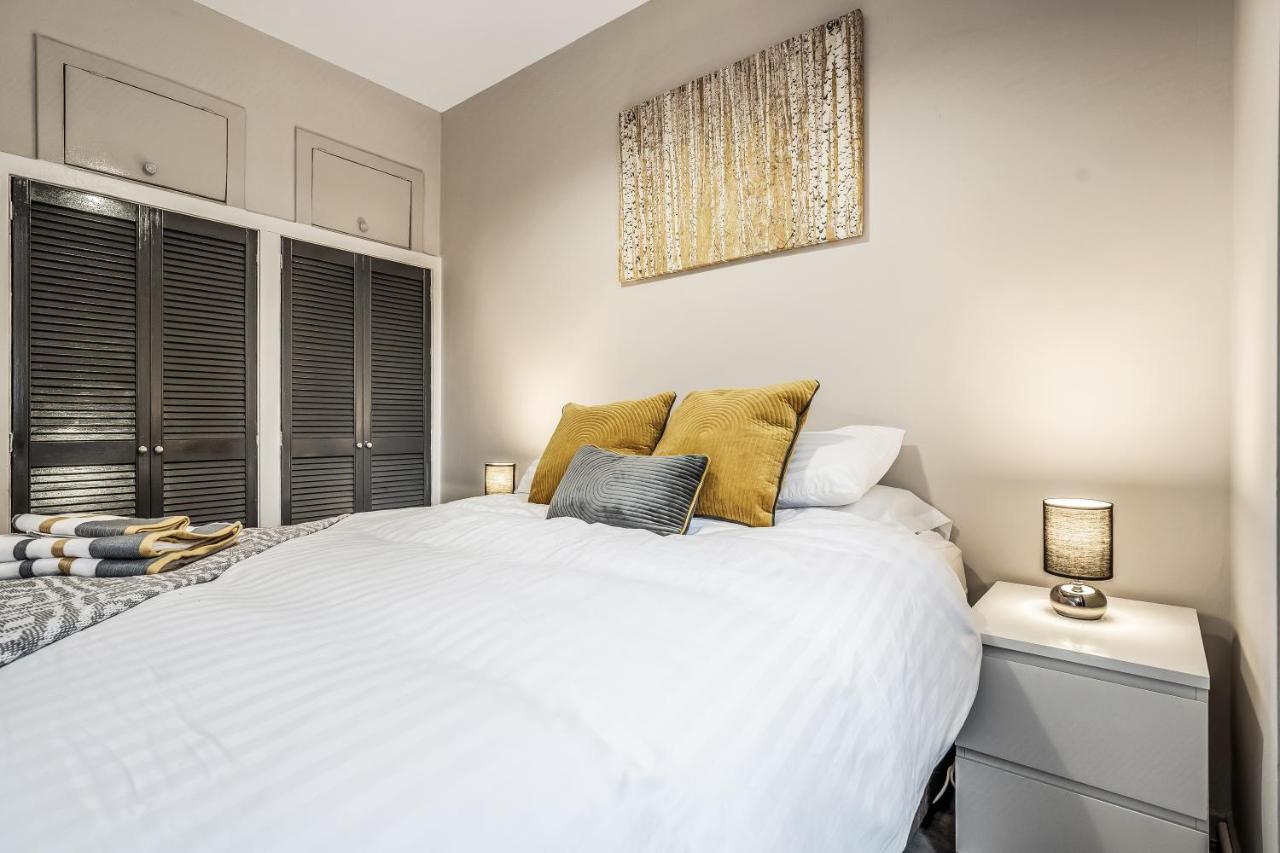 Private Ground Floor Main Door Entrance - Spacious 2 Bedroom Property - The Shore, Leith Edinburgh Exterior photo