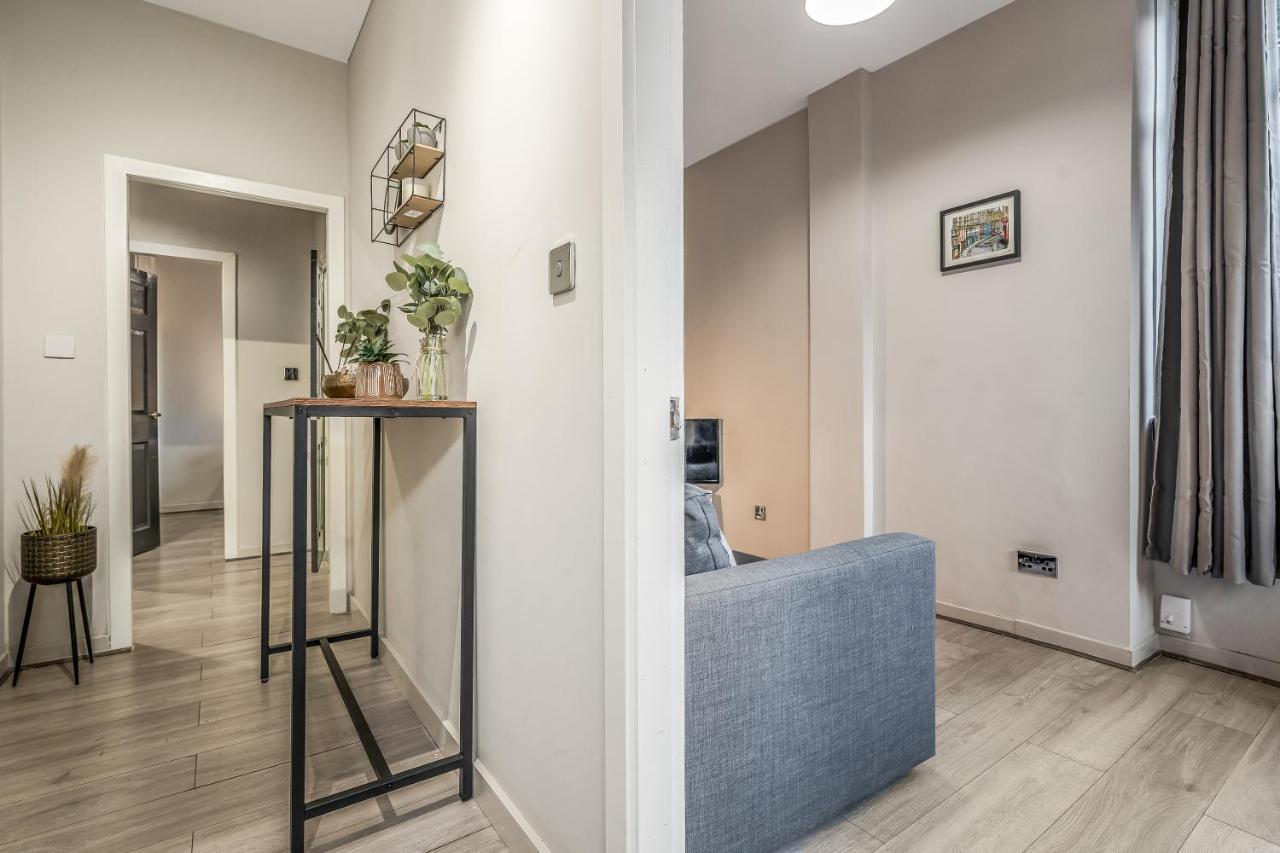 Private Ground Floor Main Door Entrance - Spacious 2 Bedroom Property - The Shore, Leith Edinburgh Exterior photo